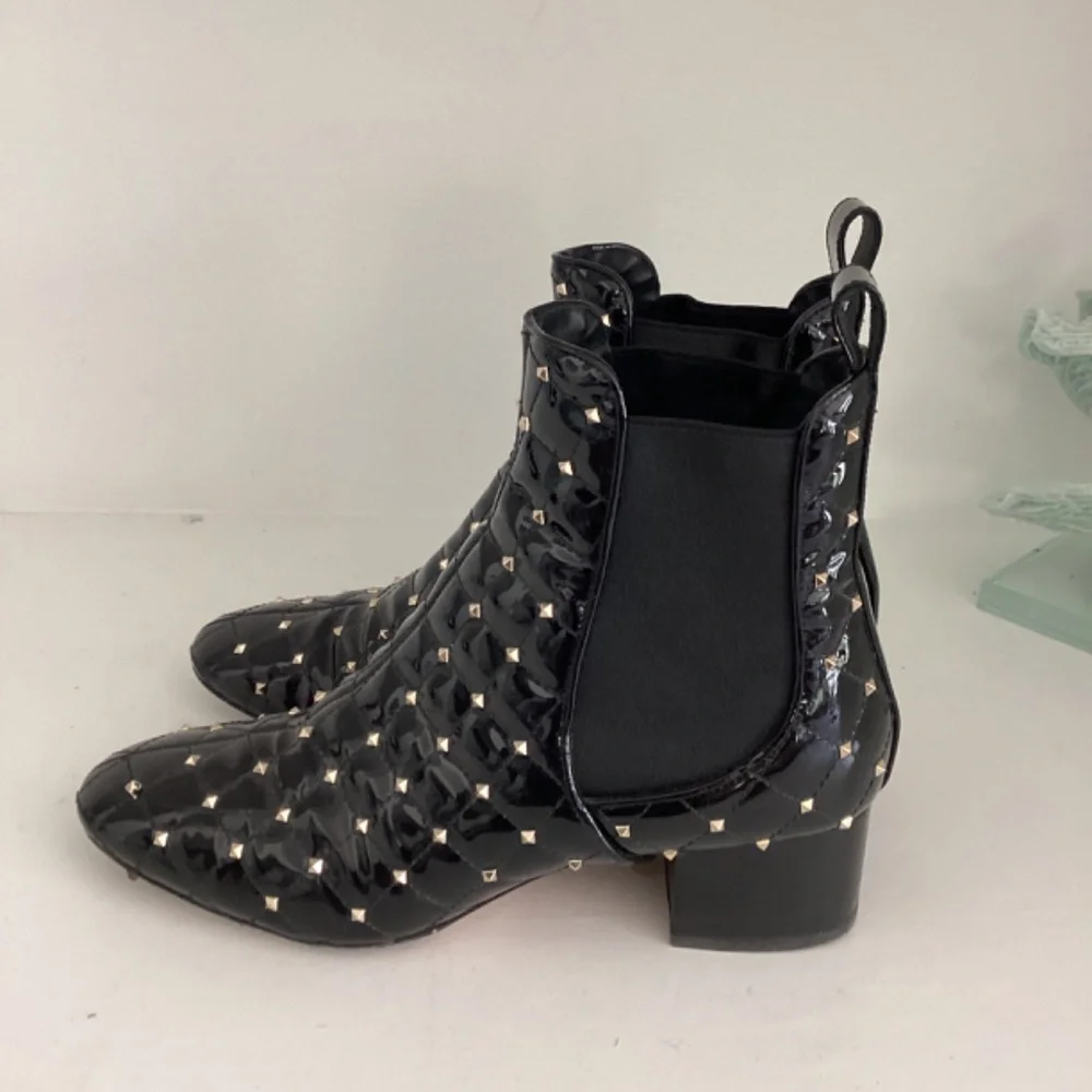 Valentino Rockstud Accents Patent Leather Chelsea Ankle boots 37 7